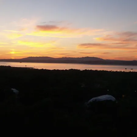 Daire Exclusive Beachfront House Almada