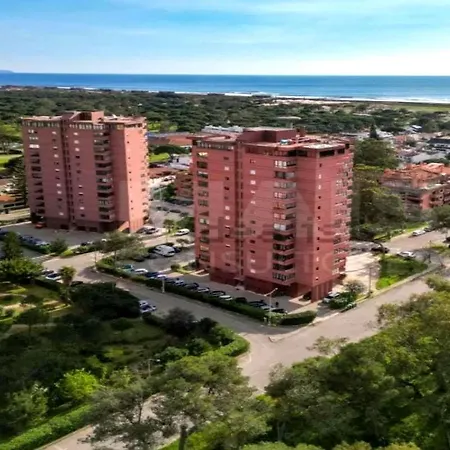 Exclusive Beachfront House アパート アルマダ