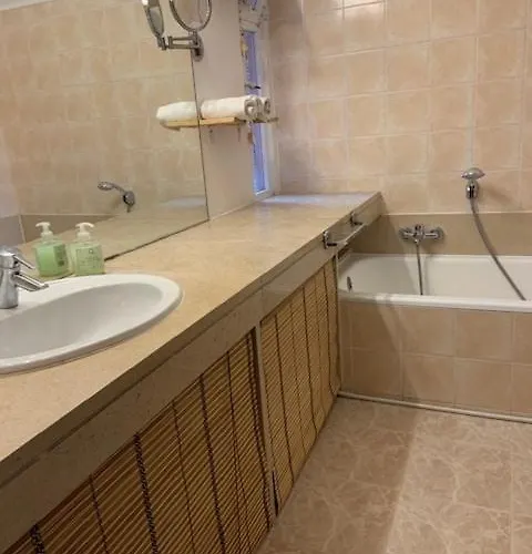 Exclusive Beachfront House Апартаменты