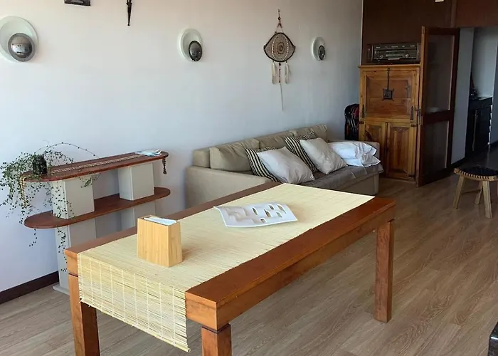 Exclusive Beachfront House Апартаменты Алмада