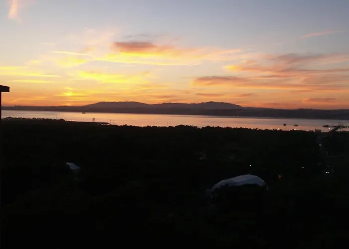 Апартаменты Exclusive Beachfront House Алмада