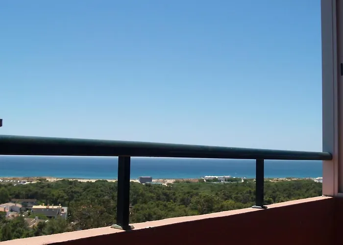 Апартаменты Exclusive Beachfront House *